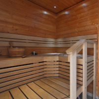 Sauna jossa led-valaistus